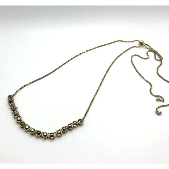 Necklace brushed gold finish with black gems and a adjustable chain - Picture 4 of 5